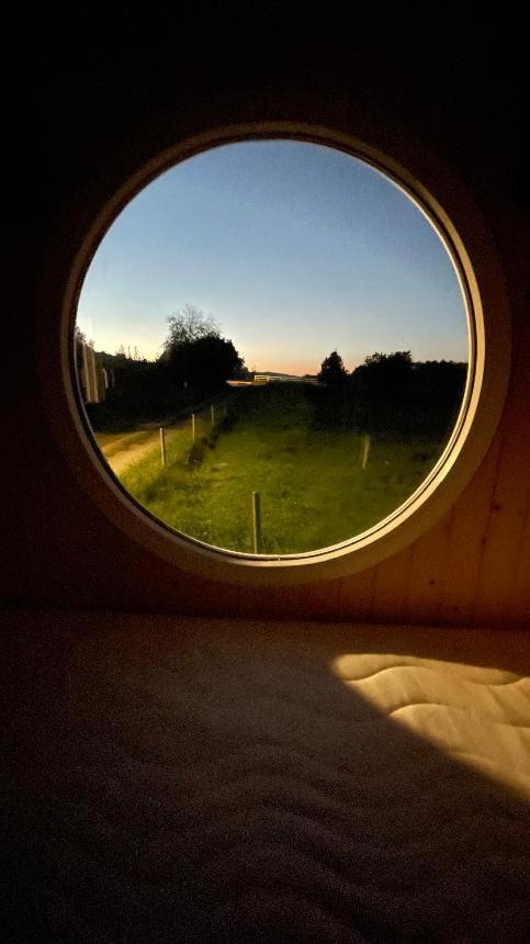 Glamping - Stylova Maringotka V Srdci Ladova Kraje, Pobliz Hlavniho Mesta Prahy Stribrna Skalice Exterior photo