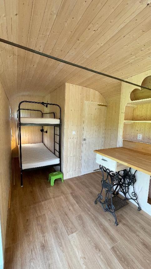 Glamping - Stylova Maringotka V Srdci Ladova Kraje, Pobliz Hlavniho Mesta Prahy Stribrna Skalice Exterior photo