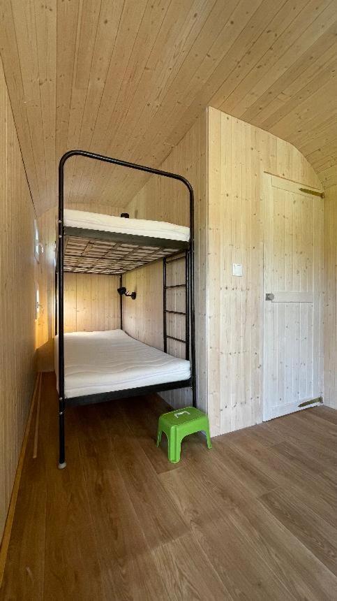 Glamping - Stylova Maringotka V Srdci Ladova Kraje, Pobliz Hlavniho Mesta Prahy Stribrna Skalice Exterior photo